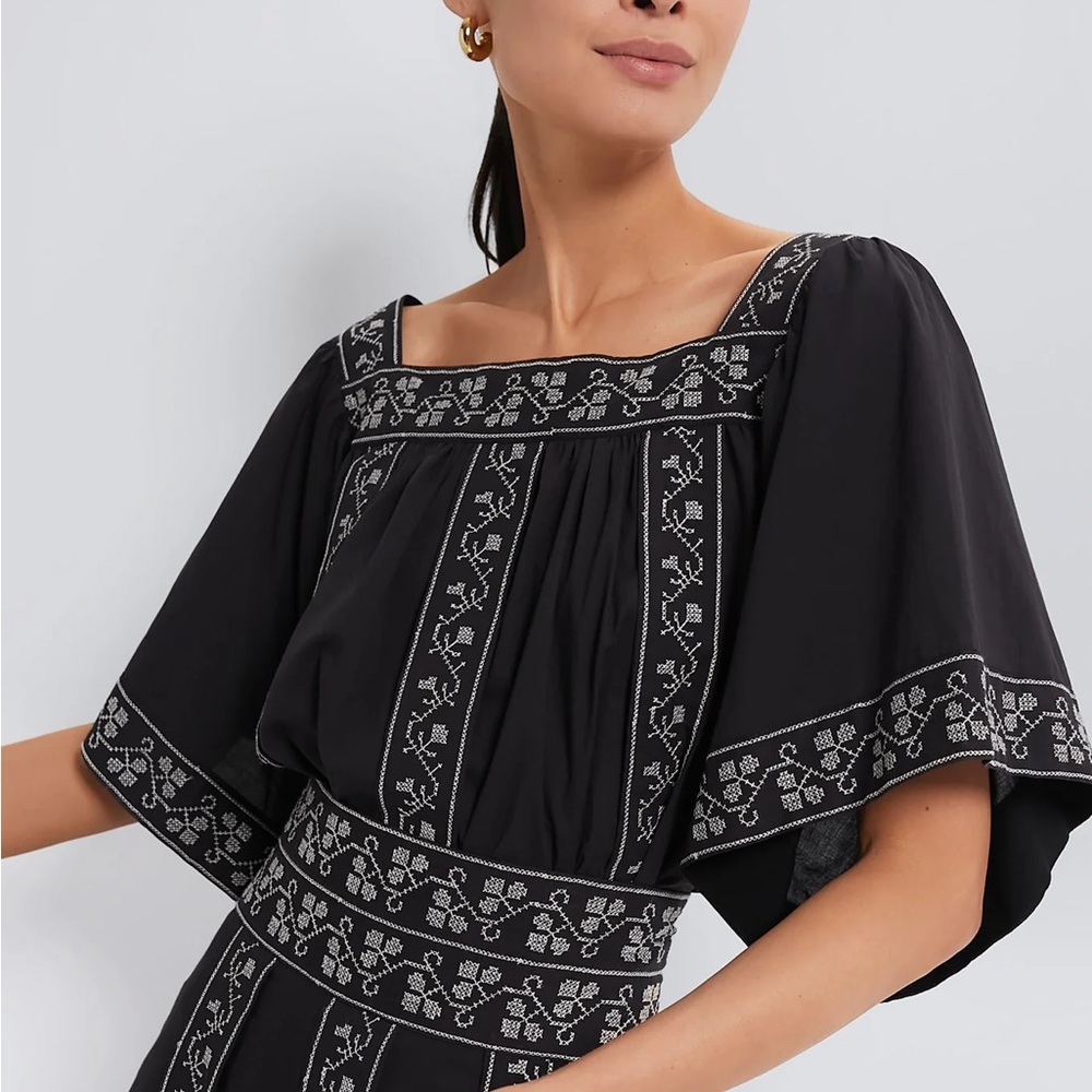 Tuckernuck Embroidered Bouquet Alea Blouse - Picture 5 of 5